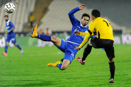 تساوی بدون گل استقلال و نفت مسجد سلیمان در نیمه نخست